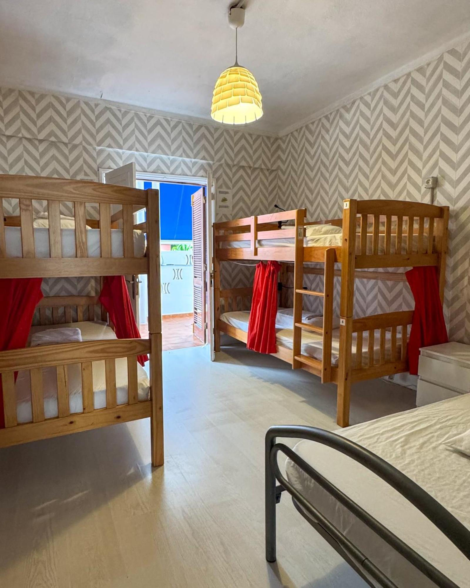 Tenerife Experience Hostel Санта Крус де Тенерифе Екстериор снимка